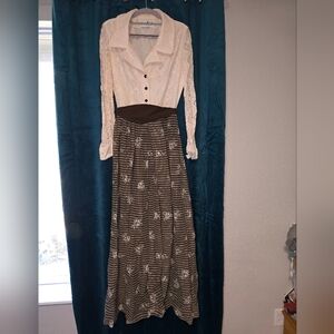 Vintage Herman Marcus Long Brown and‎ White Lace Women's Dress Size Is A SM/MD